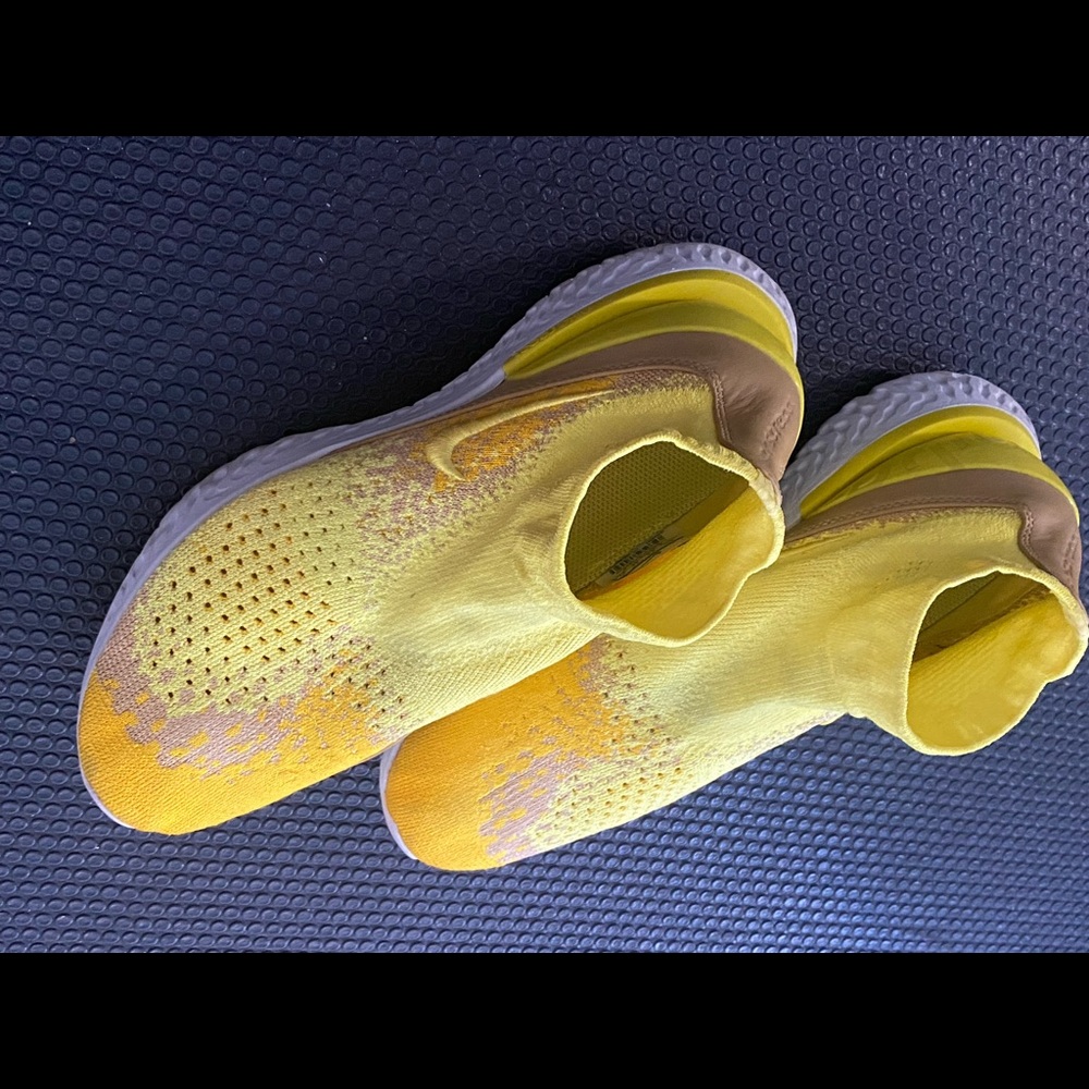 Nike shoe, only worn once! “Brand new”